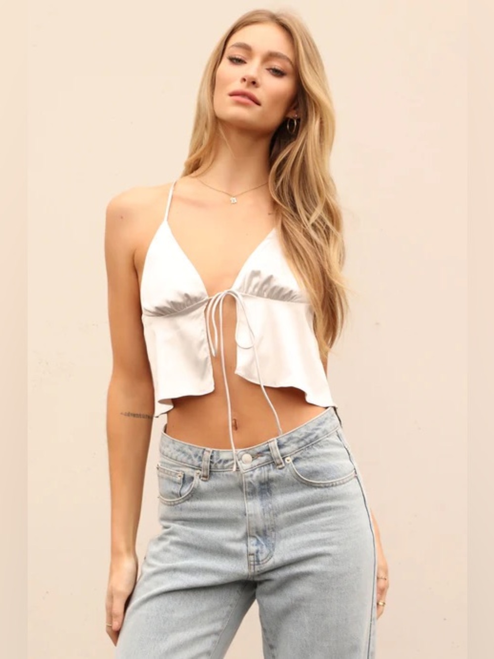 Fashion Nova pearly White Tie-Front Cropped Cami Top champagne, medium M